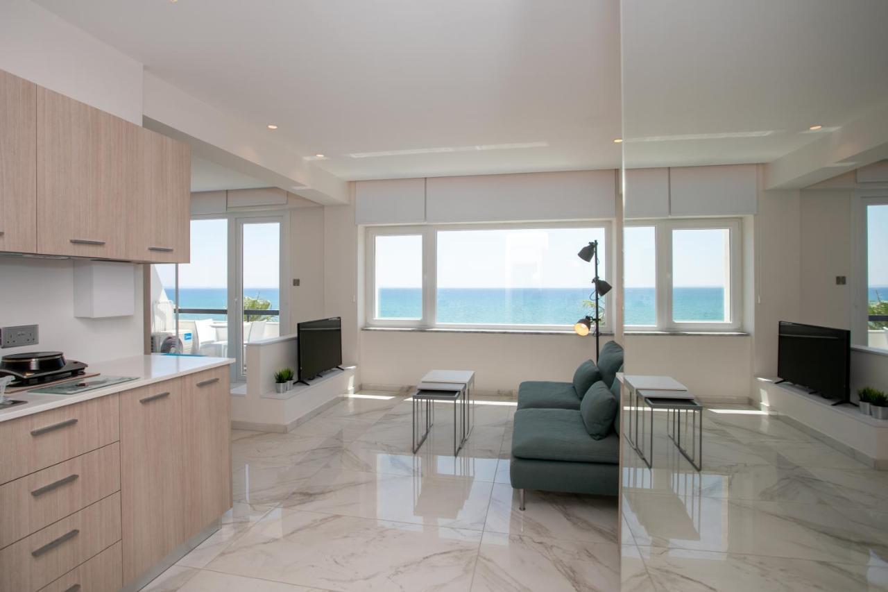 Les Palmiers Sunorama Beach Apartments Larnaca Exterior photo