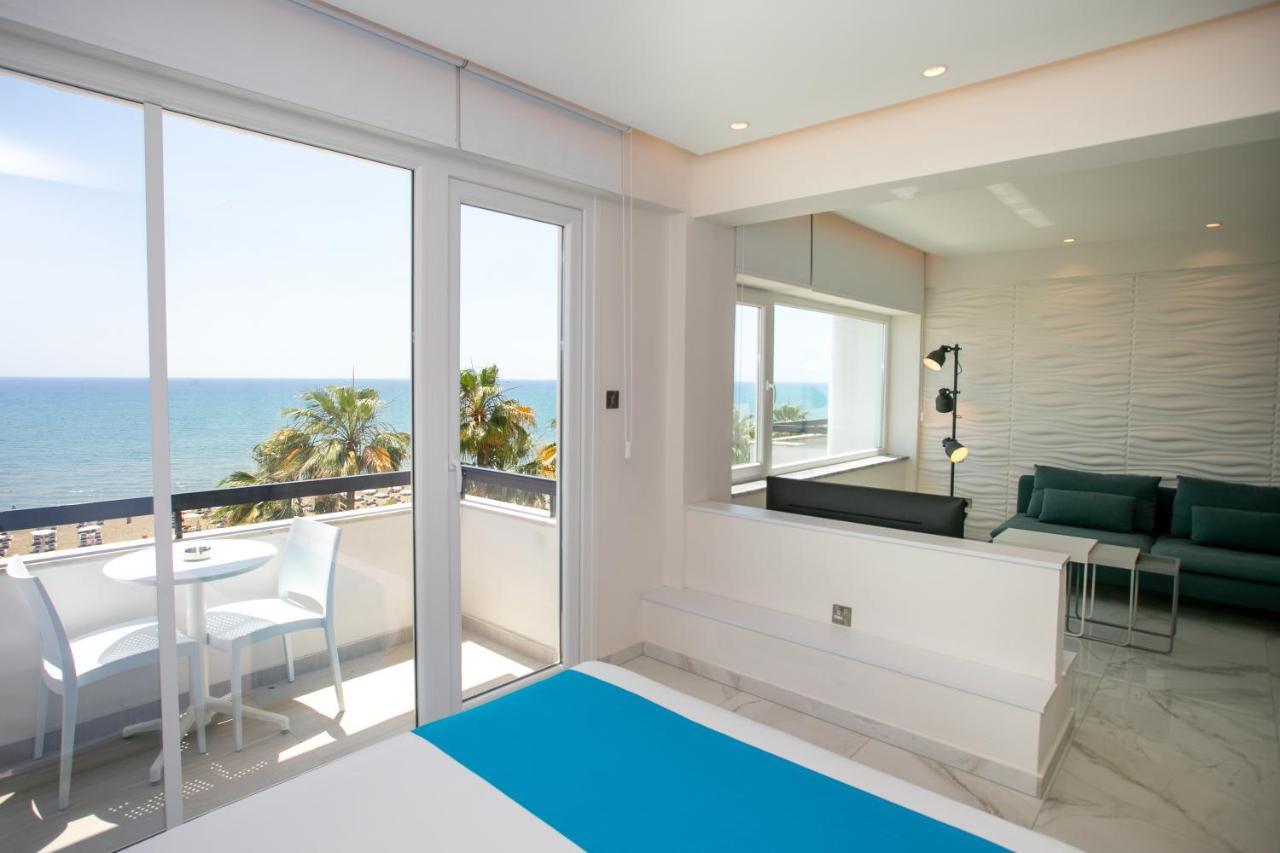 Les Palmiers Sunorama Beach Apartments Larnaca Exterior photo